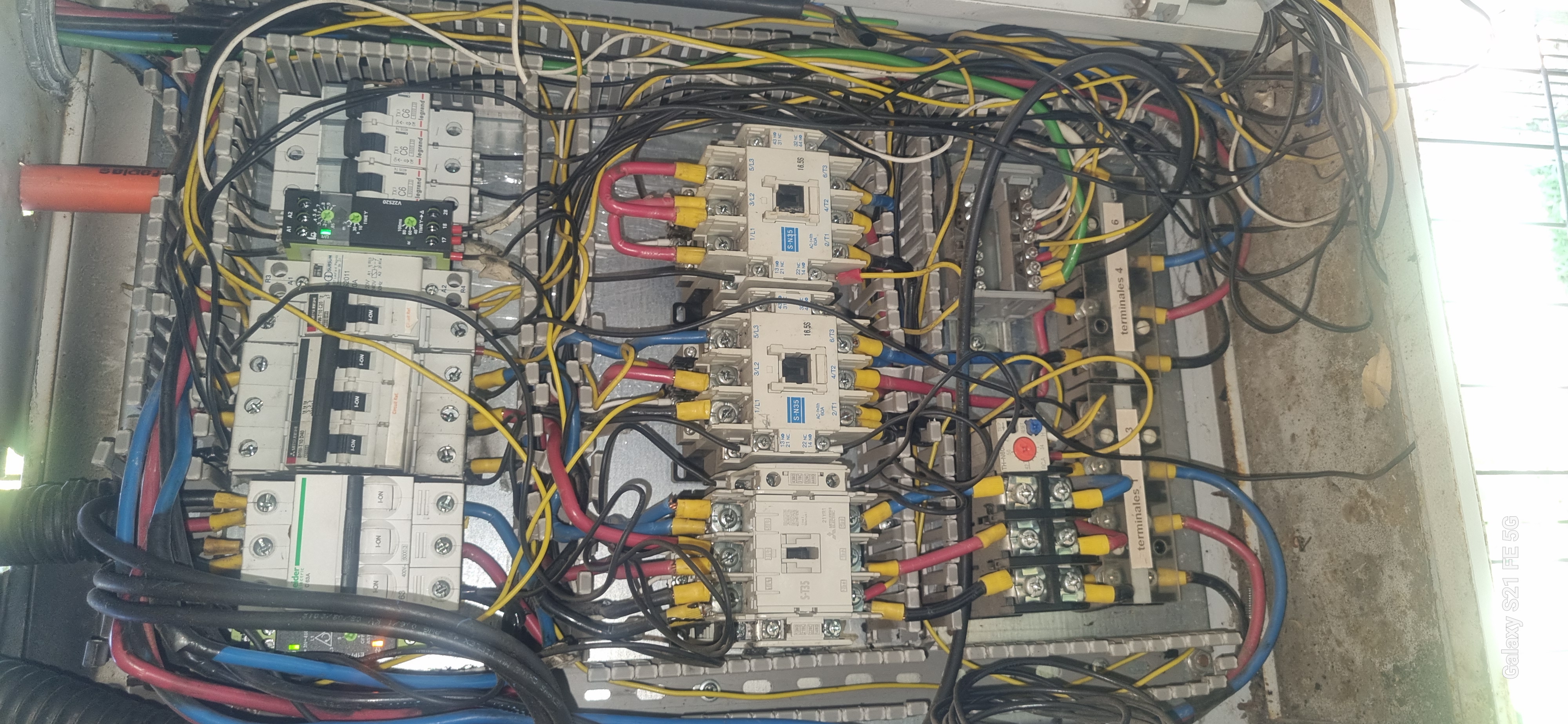 Mantención e instalación eléctrica