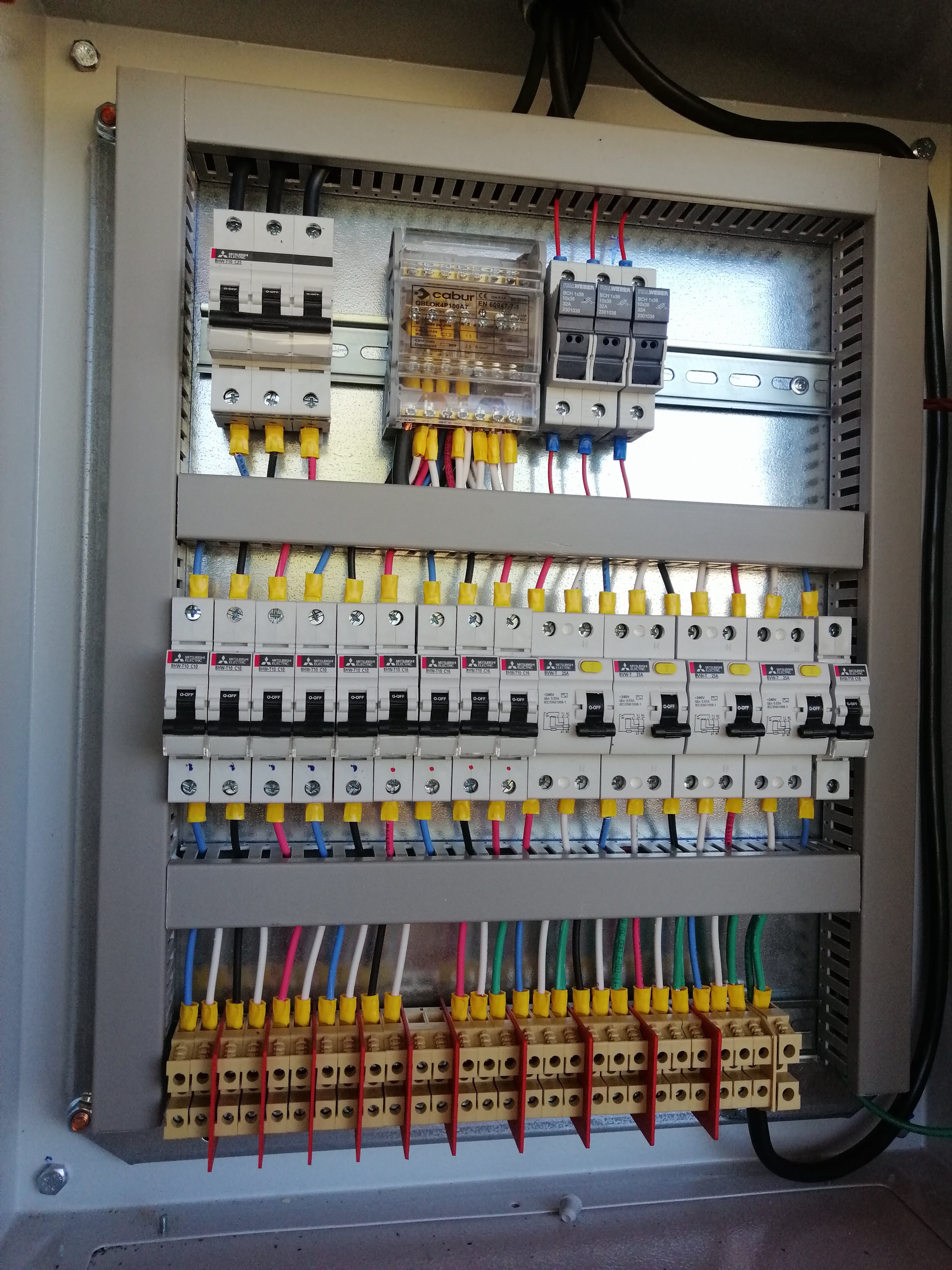 Mantenimiento eléctrico en terreno